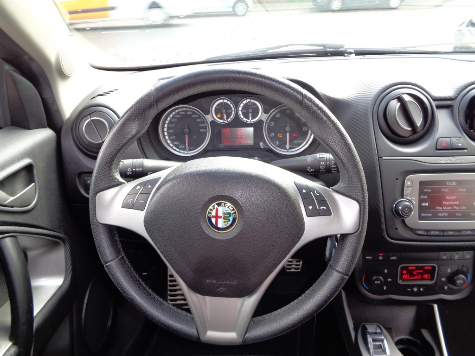 Alfa Romeo-Mito-13